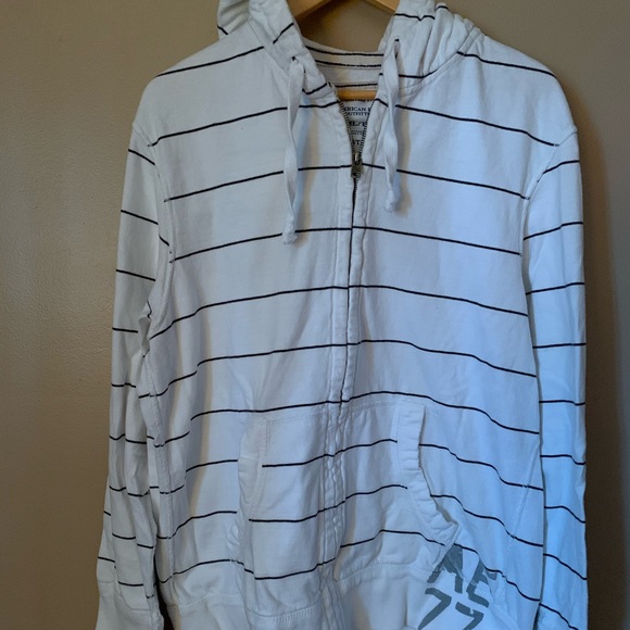 NWT Mens American Eagle AE Red Graphic Crew Neck Sweatshirt Size L